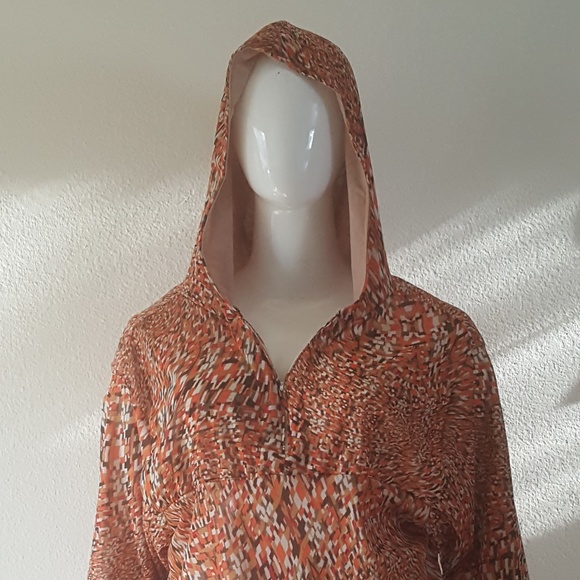 Plus size Casual Dress made from Multi-print fabric. - Picture 2 of 9